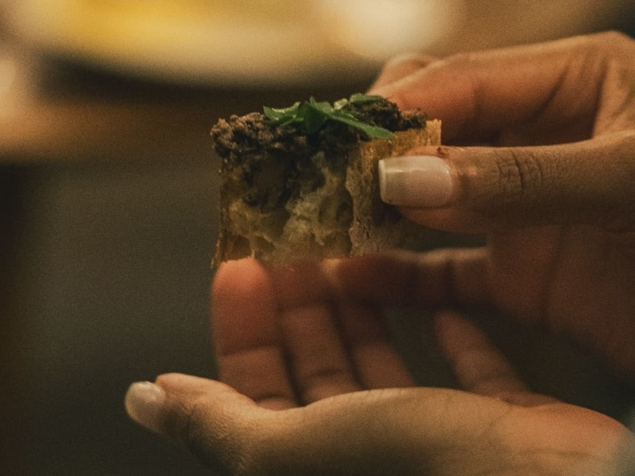 Dégustation de vins et tapas en immersion sonore à Paris 2ème