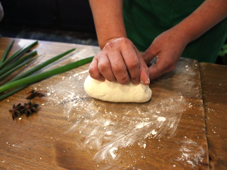 Atelier cuisine fabrication de raviolis et gyozas à Lyon 