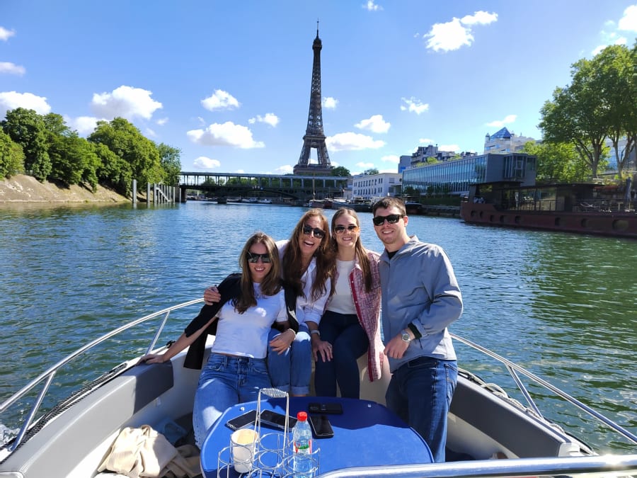 Balade En Bateau Privatisé À Paris Au Départ De Suresnes (92)