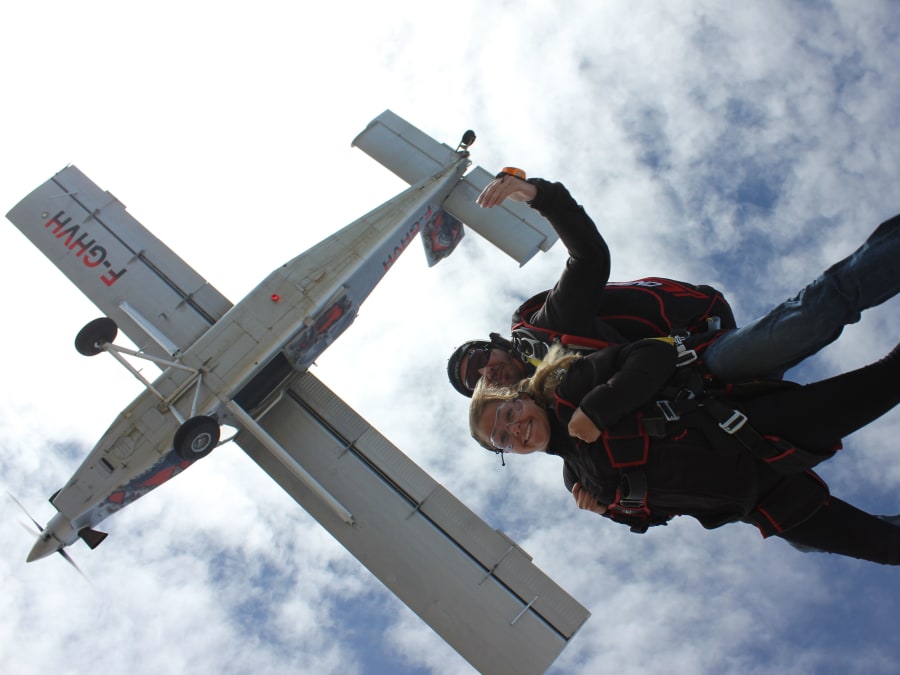 Tandem skydiving near Amiens (80)