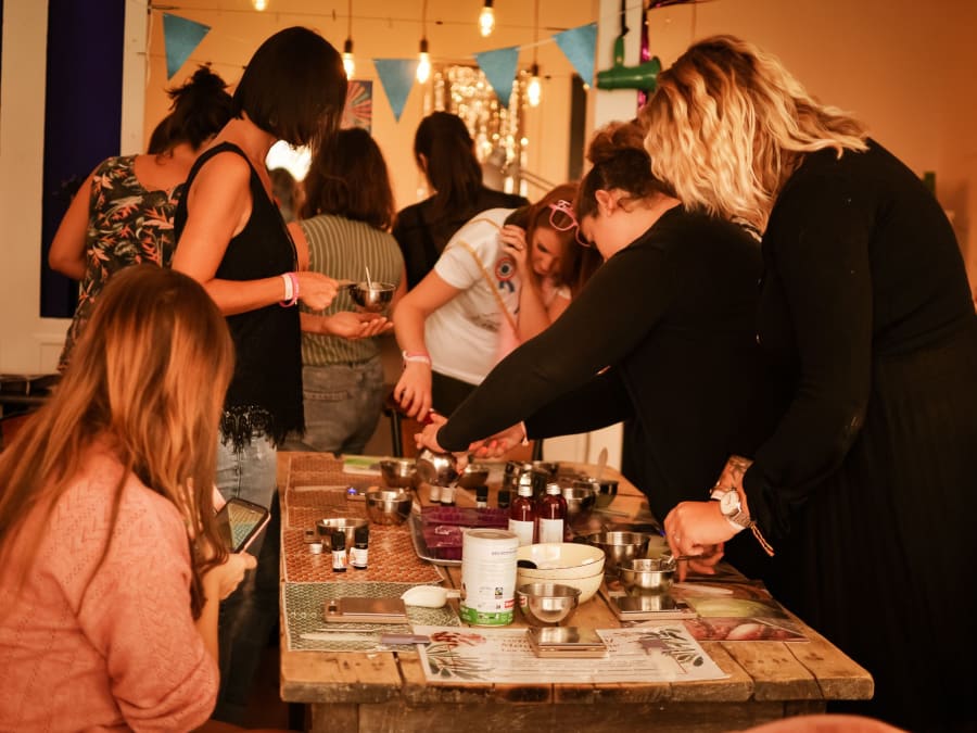 Atelier cosmétiques DIY EVJF à domicile 