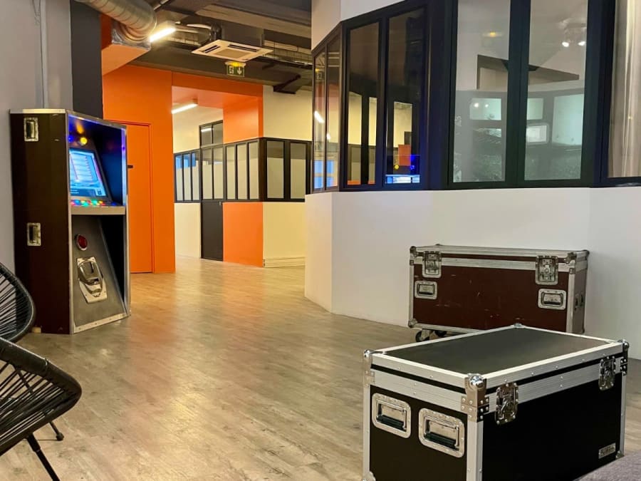 Team Building lounge game dans un bar à jeux à Paris 18ème