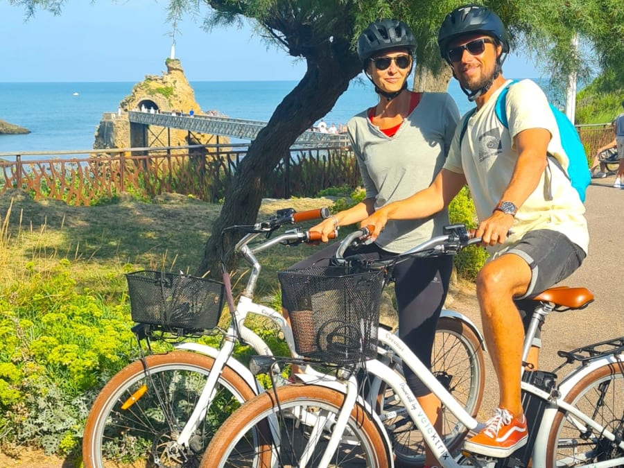 Paseo guiado en bicicleta eléctrica por la costa vasca en Biarri
