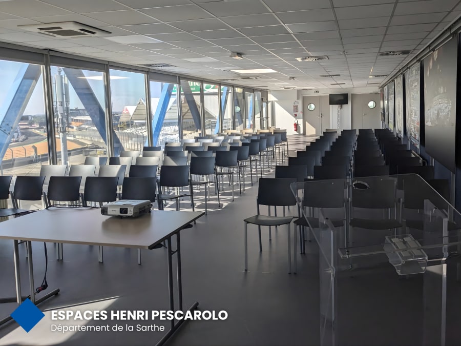 Espaces Henri Pescarolo au Mans (72)