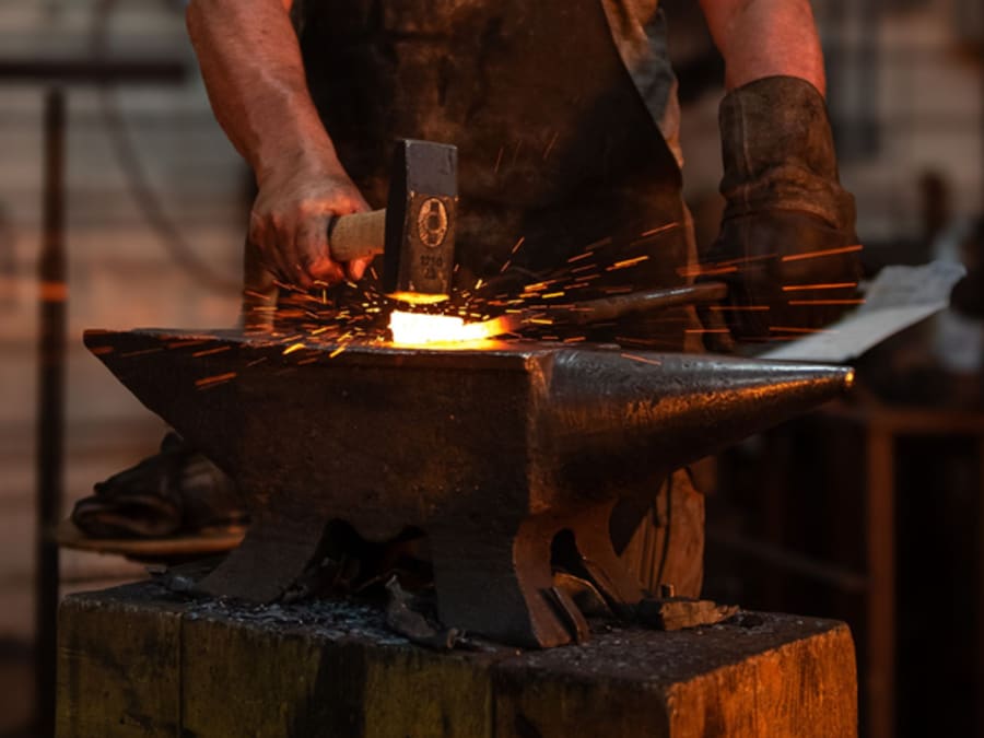 Straight knife or kiridashi creation workshop in Valcivières