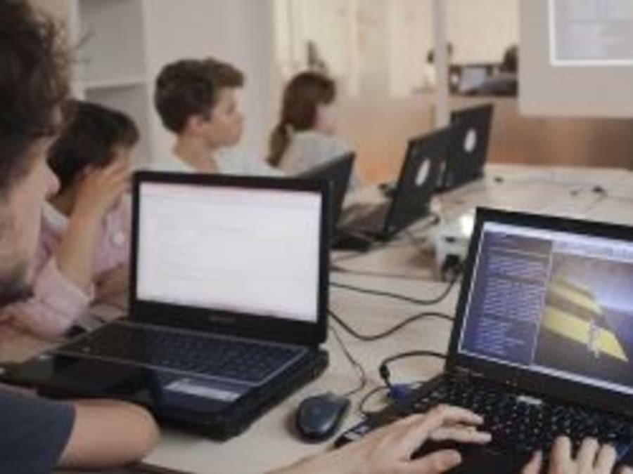 Anniversaire Minecraft Game Et Robot 7 15 Ans A Paris 15eme Funbooker