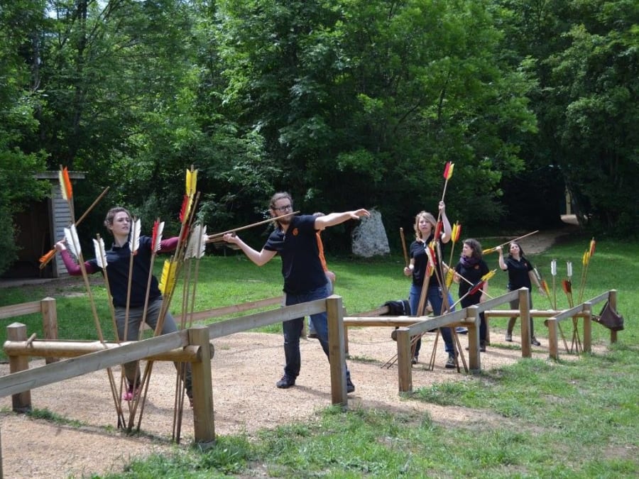 Team Building Préhistorique au parc des Grottes du Cerdon (01)