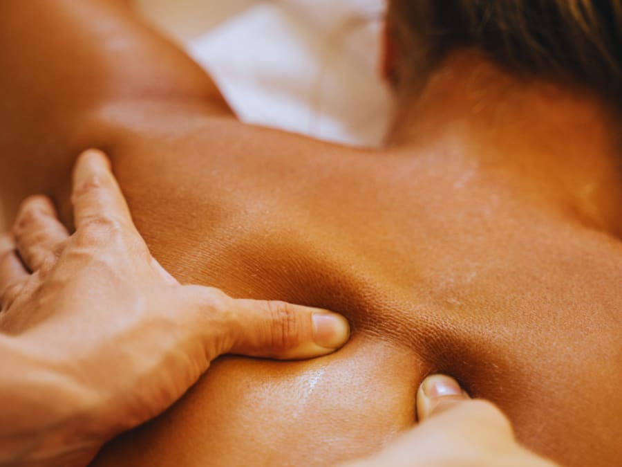 Oil massage in Paris 16th