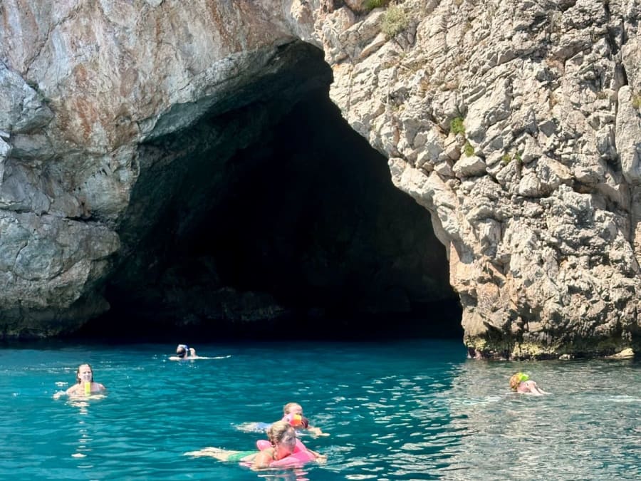 Boat cruise to the Mala cave from Nice
