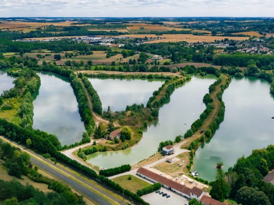 Water skiing, Wakeboarding, Wake-surfing at Ézy-sur-Eure (27)