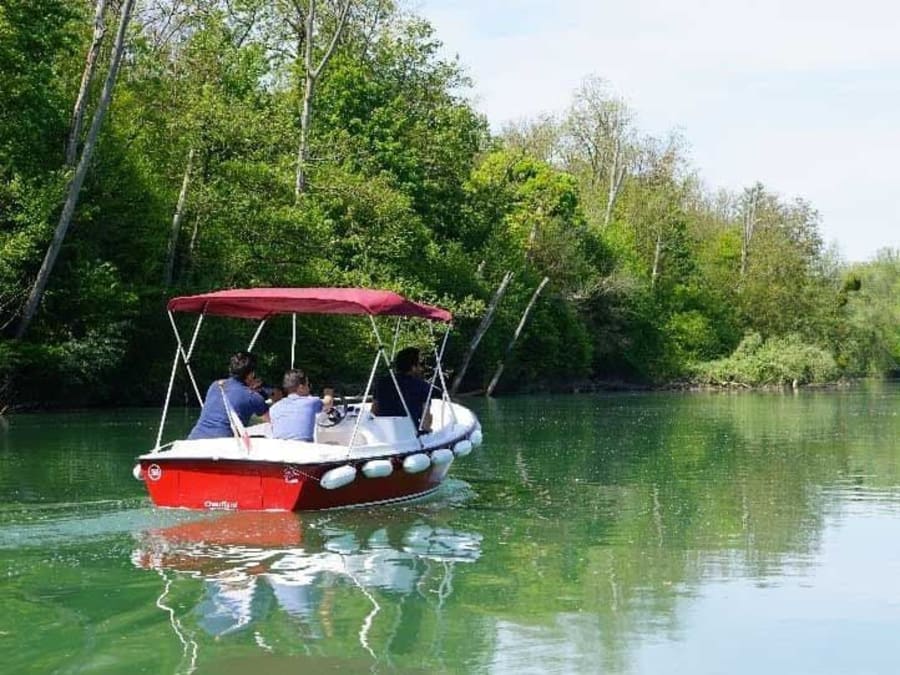 Location de bateau électrique (9 pers. max) à Meaux