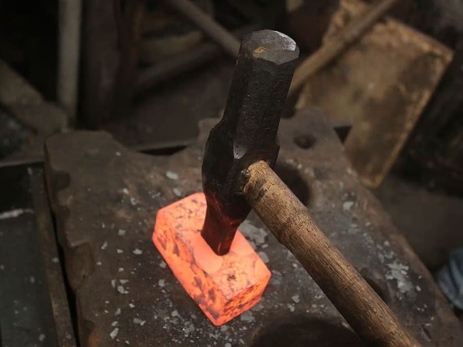 Hammer-Making Workshop in Brissac-Loire-Aubance (49)