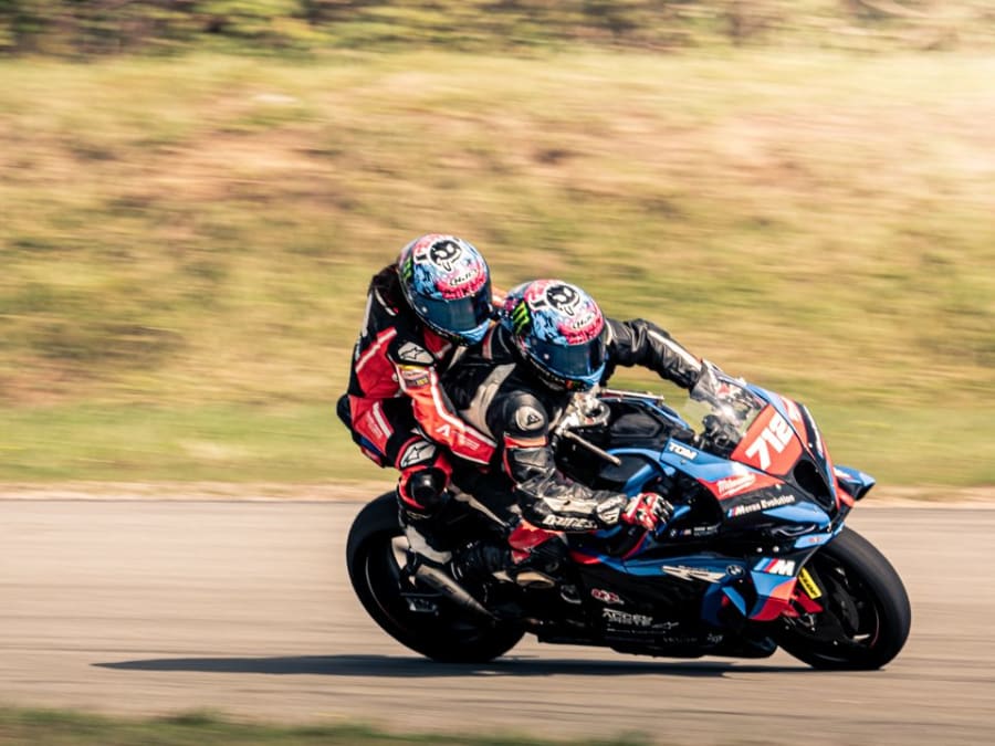 Baptême sur Piste en Moto sur le circuit Club de Magny-Cours