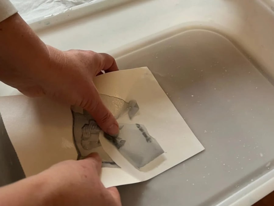 Polaroid and transformation workshop in Paris 11th arrondissemen