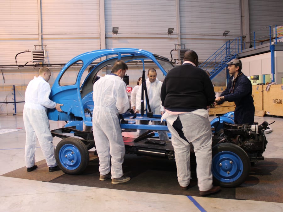 Team Building Atelier Démontage de 2CV