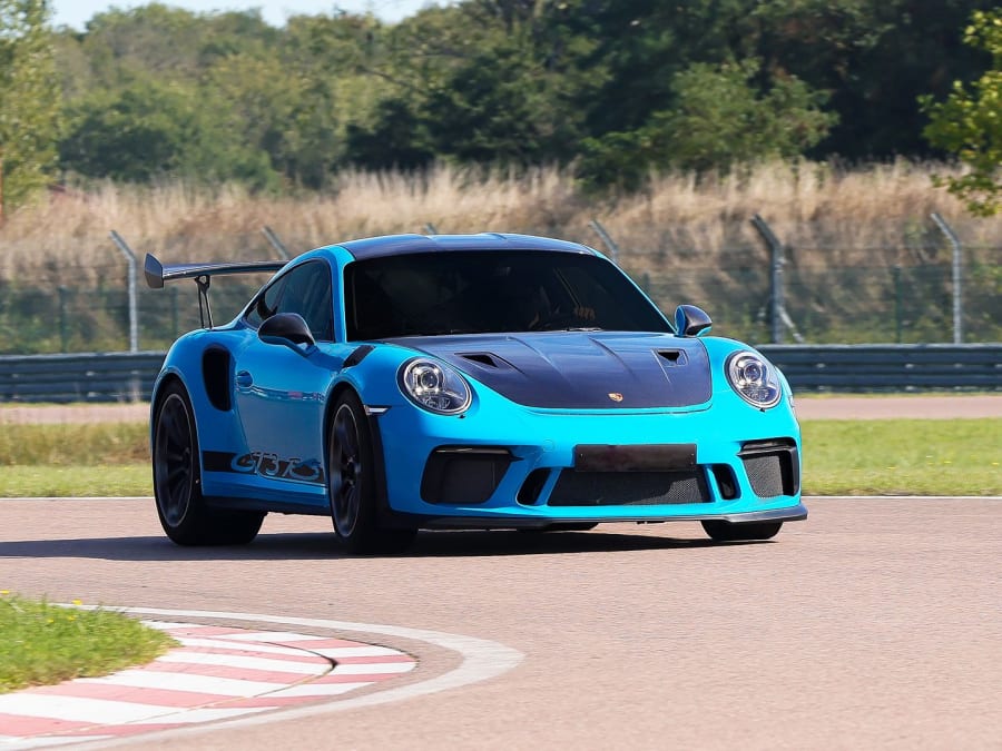 Lamborghini Huracan+ Porsche 991+ Ferrari F8 training at Magny-C