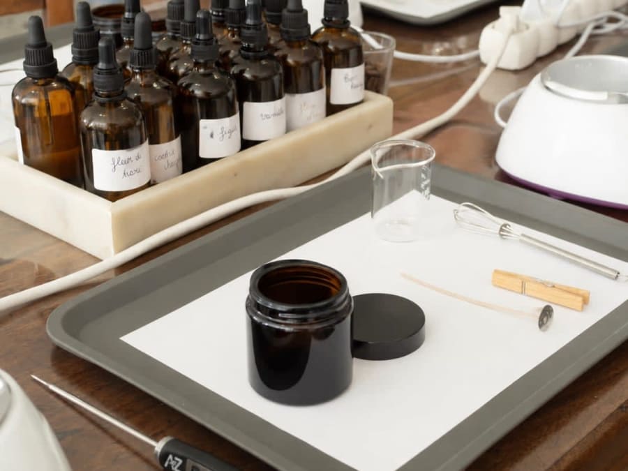 Atelier fabrication d'une bougie parfumée à Paris 11ème