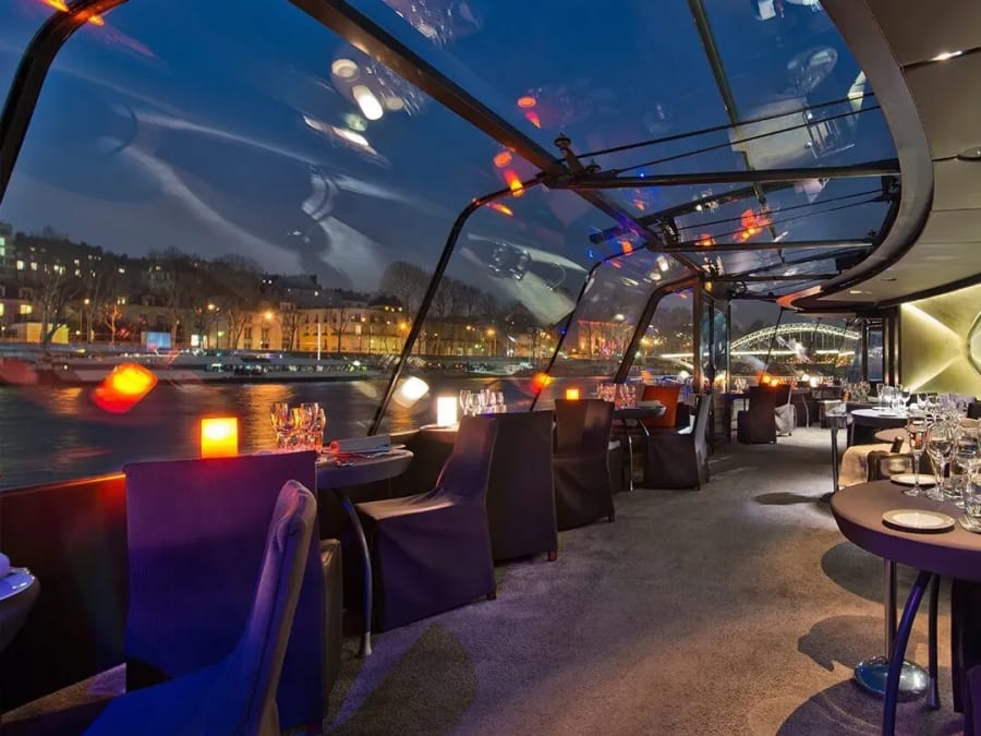 Dîner croisière sur la Seine par les Bateaux Parisiens à 20h30