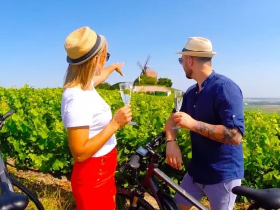 Visita guiada en bicicleta: de Reims a los viñedos de Champaña (