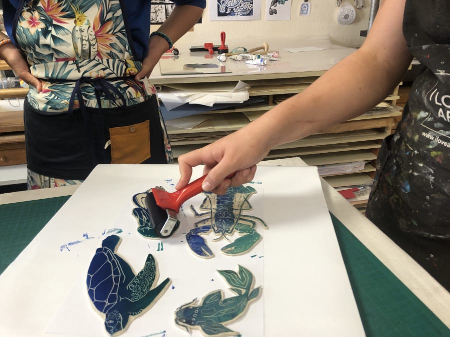 Taller de linograbado coloreado en Rezé (44)