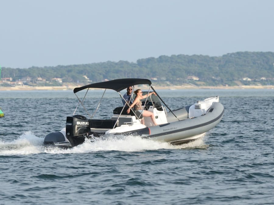 Location de bateau "Ranieri Cayman 23 S" 16 pers à Arcachon (33)