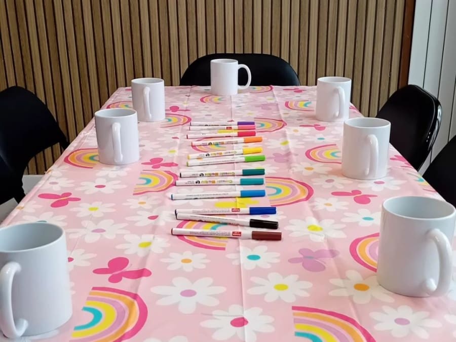 Family art workshop in Paris 17th arrondissement