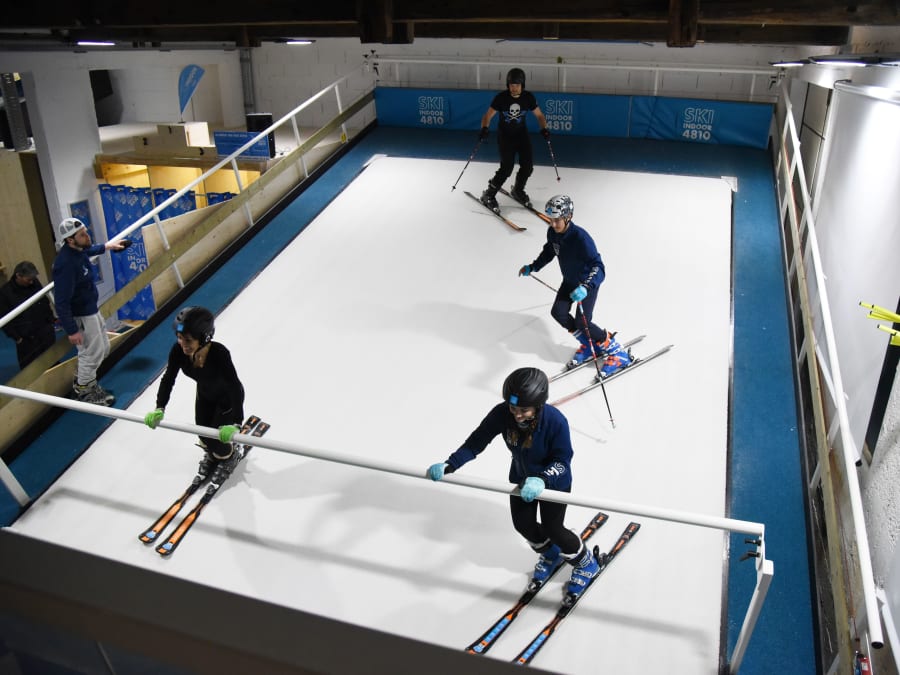 Indoor ski slope simulator in Nîmes (30)