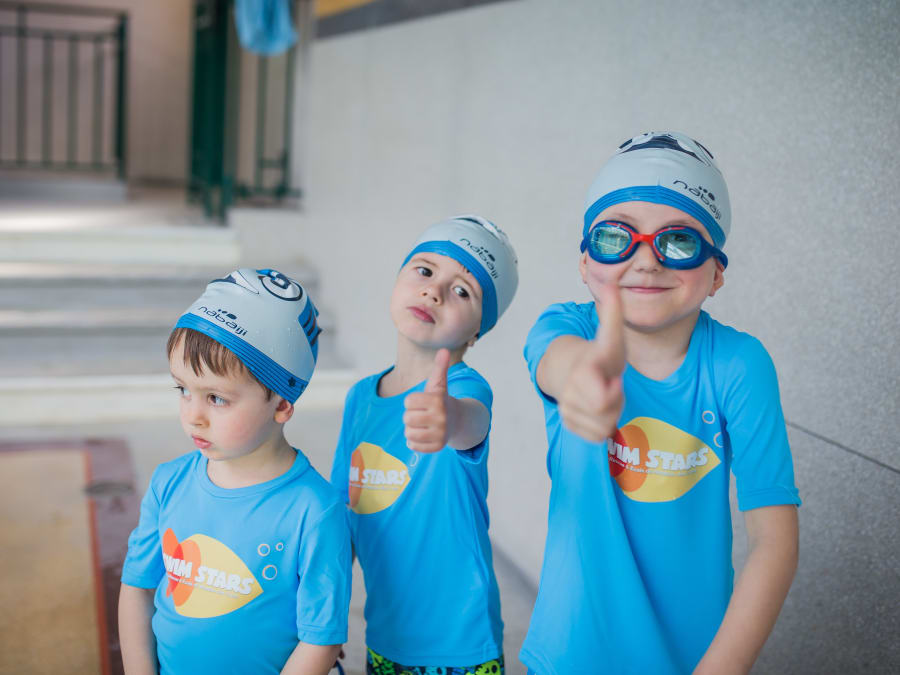 Cours de natation pour les enfants à la piscine Molitor, Paris