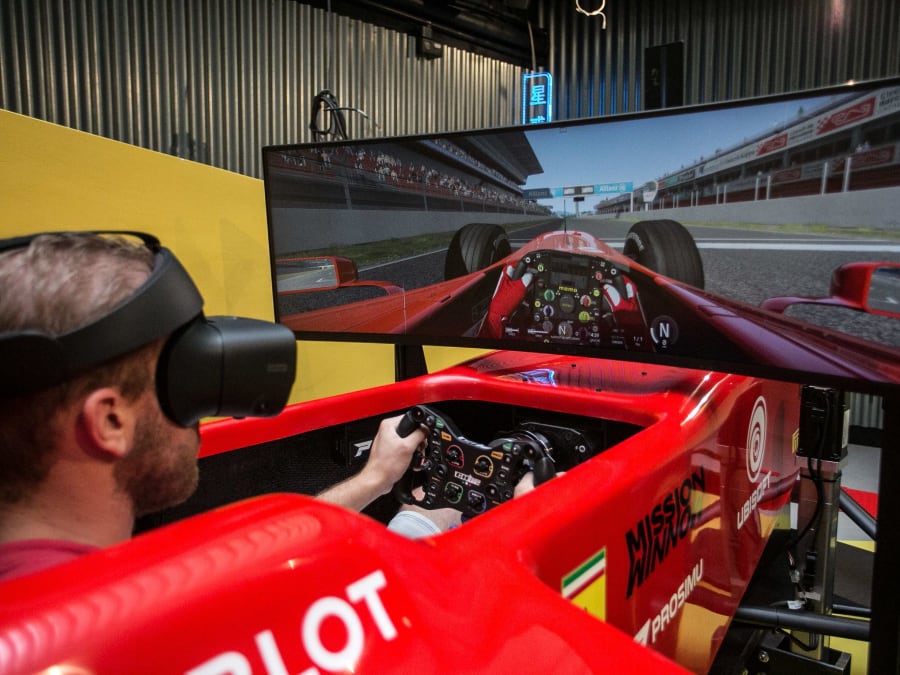 Simulateur de conduite Rallye & F1 en VR à Paris Funbooker