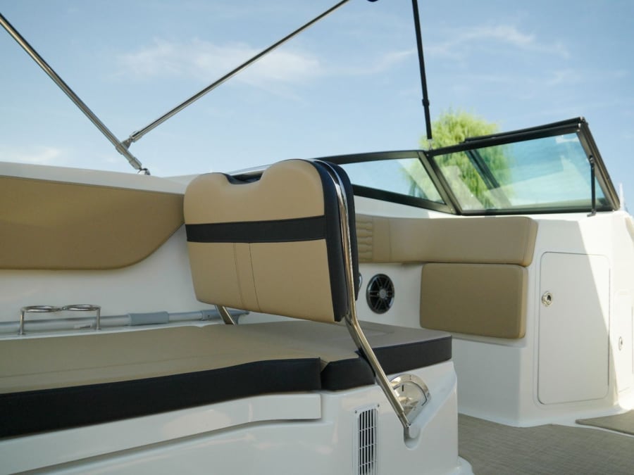 Location de bateau avec permis 10 pers. Grand Port Aix-les-Bains