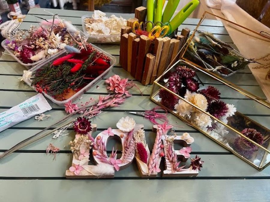 Atelier “Décoration LOVE” en fleurs séchées à Paris 15ème