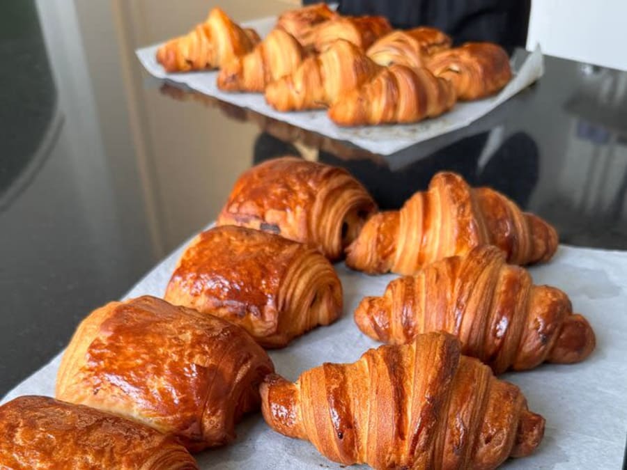 Croissant & Pain au Chocolat" pastry classes in Paris
