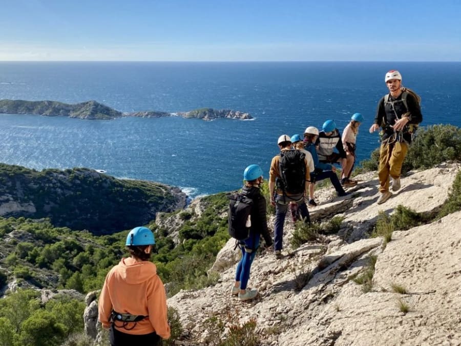 Climbing near the village of Les Goudes (13)