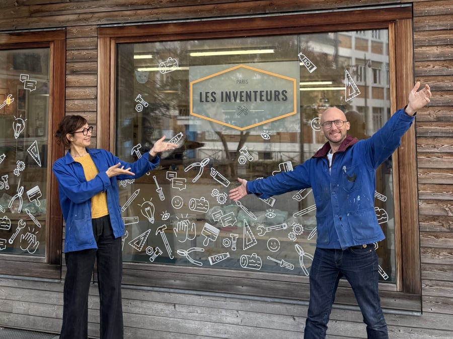 Taller de taburetes tejidos en el distrito 18 de París