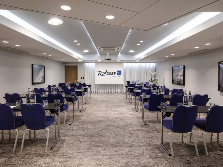 Radisson Blu Nice **** (06)