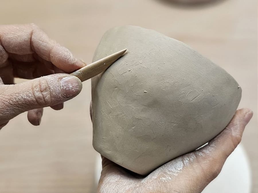 Atelier modelage et décor de céramique aux Lilas (93)