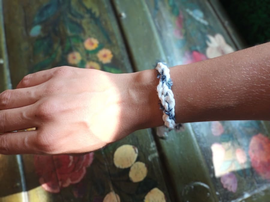 Kumihimo duo bracelet workshop in Paris 20th district
