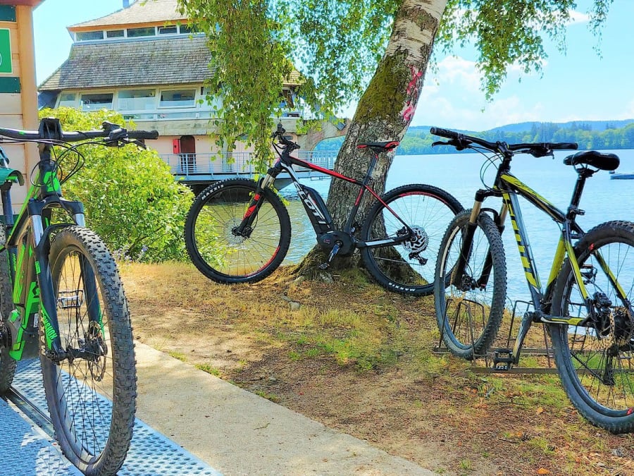 Location De Vtt Eléctrique Sur Le Lac Des Settons (58)