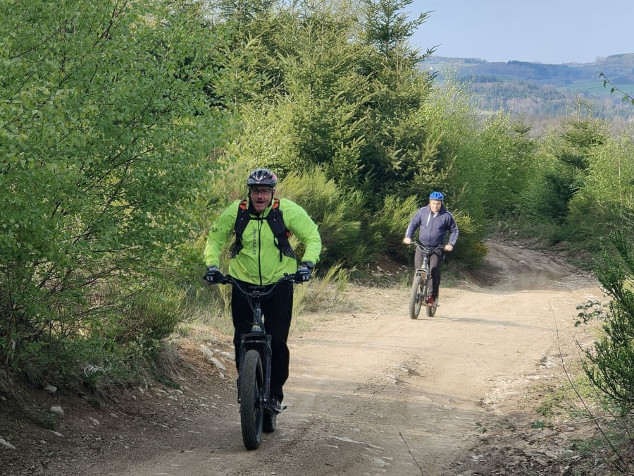 Balade guidée en trottinette électrique sur le Lac des Settons 