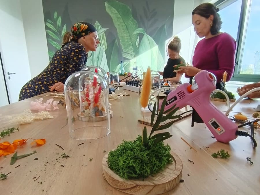 Atelier bouquet de fleurs séchées en cloche à Poitiers (86)