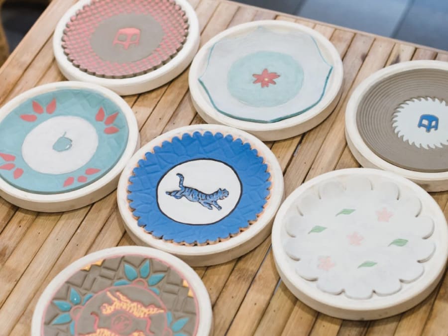 Atelier modelage "empreinte d'assiettes" & petit dej à Paris 11e
