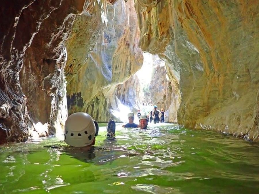 Canyoning in Benahavís op de Guadalmina, vlakbij Marbella