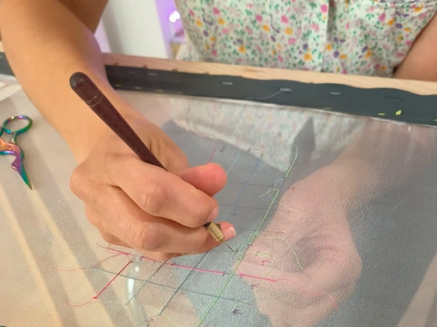 Atelier broderie haute couture à Tours (37)