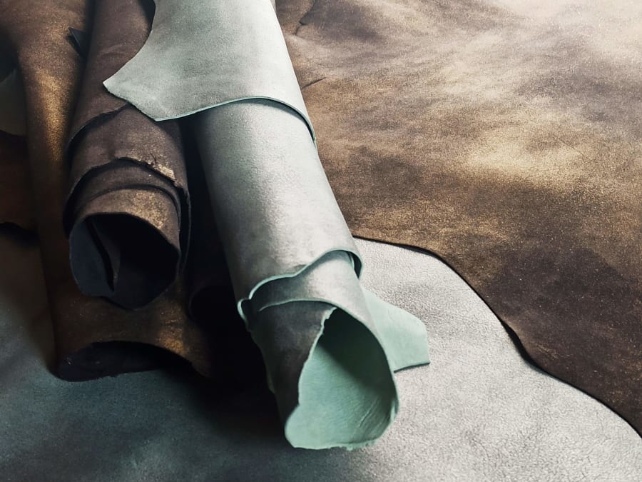 Atelier maroquinerie création sac de soirée à Marseille 1er