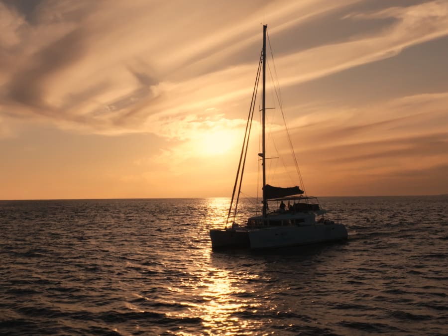 Privater Katamaran-Ausflug bei Sonnenuntergang auf Teneriffa
