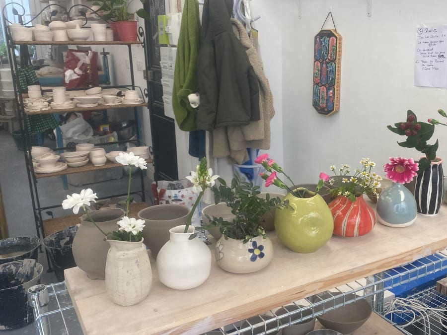 Anniversaire 6-15 ans modelage en céramique à Paris 7ème