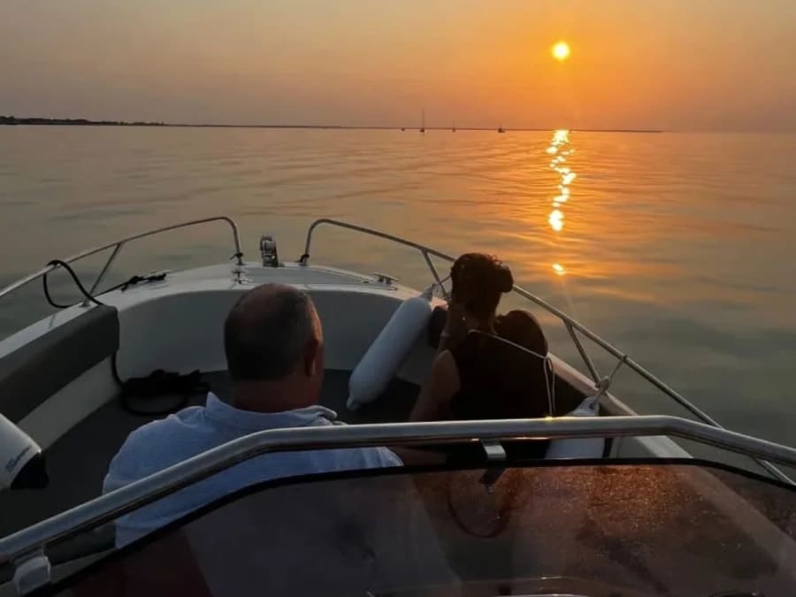 Balade en bateau au coucher de soleil à Châtelaillon-Plage (17)