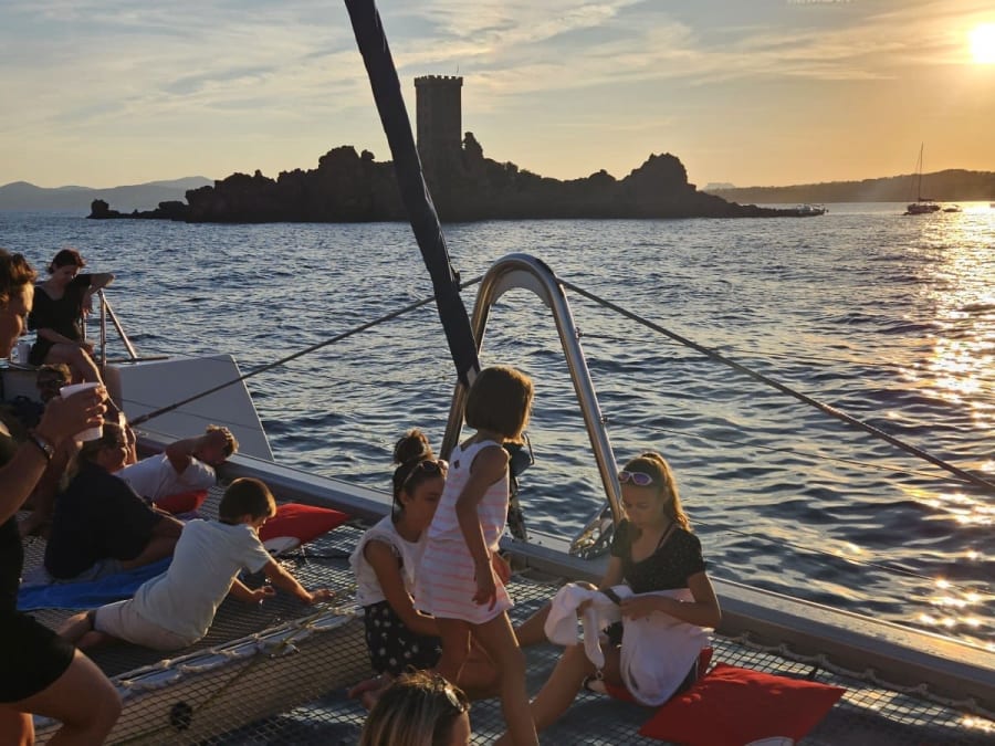 Sunset-Guinguette-Abend auf einem Katamaran ab Saint-Raphaël
