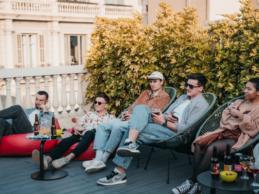 Degustazione di birre su una terrazza panoramica a Barcellona (per gruppi)
