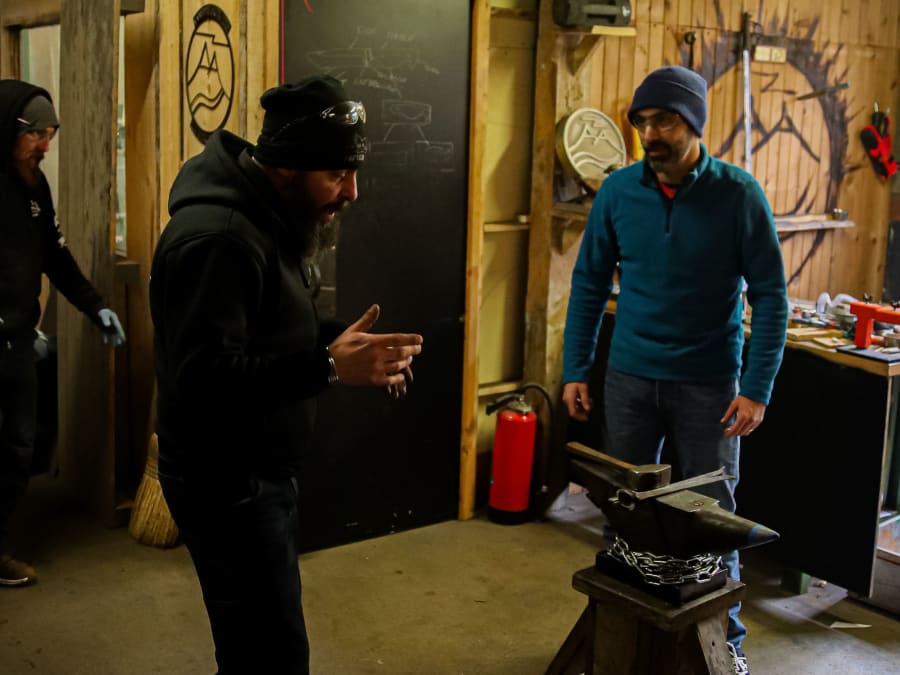 Atelier fabrication d'un couteau en inox à Cluses (74)